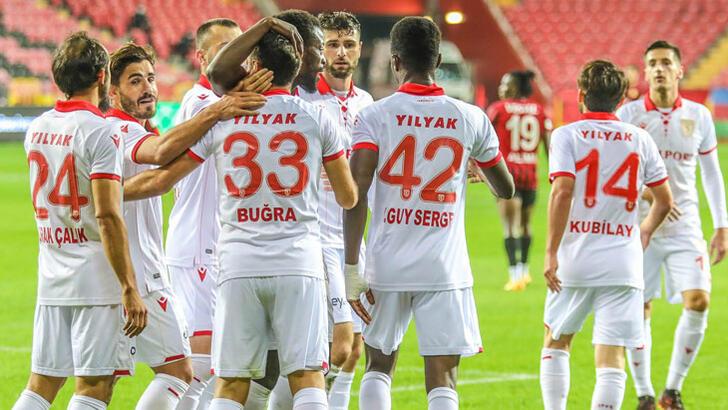 FUTBOLCULARIMIZIN FORMA NUMARALARI BELLİ OLDU