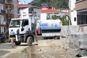 Büyükşehir yara sardı