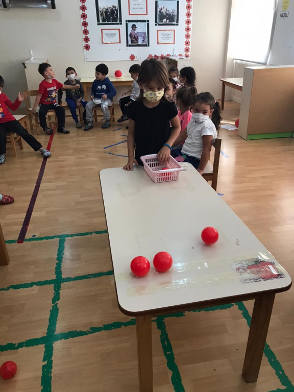 Okul Öncesi Öğretmenlerinden Kırmızı Renk ve Oyunlar