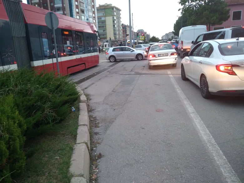 TRAFİK POLİSLERİ TÜRKİŞ’ TE AKŞAM DA GÖREV BAŞINDA !