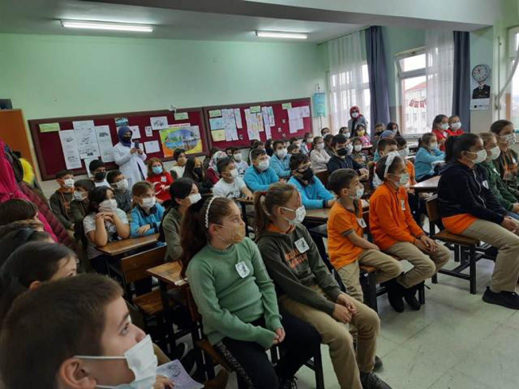 OKUYORUM MUTLUYUM PROJESİ YAZAR BULUŞMASI