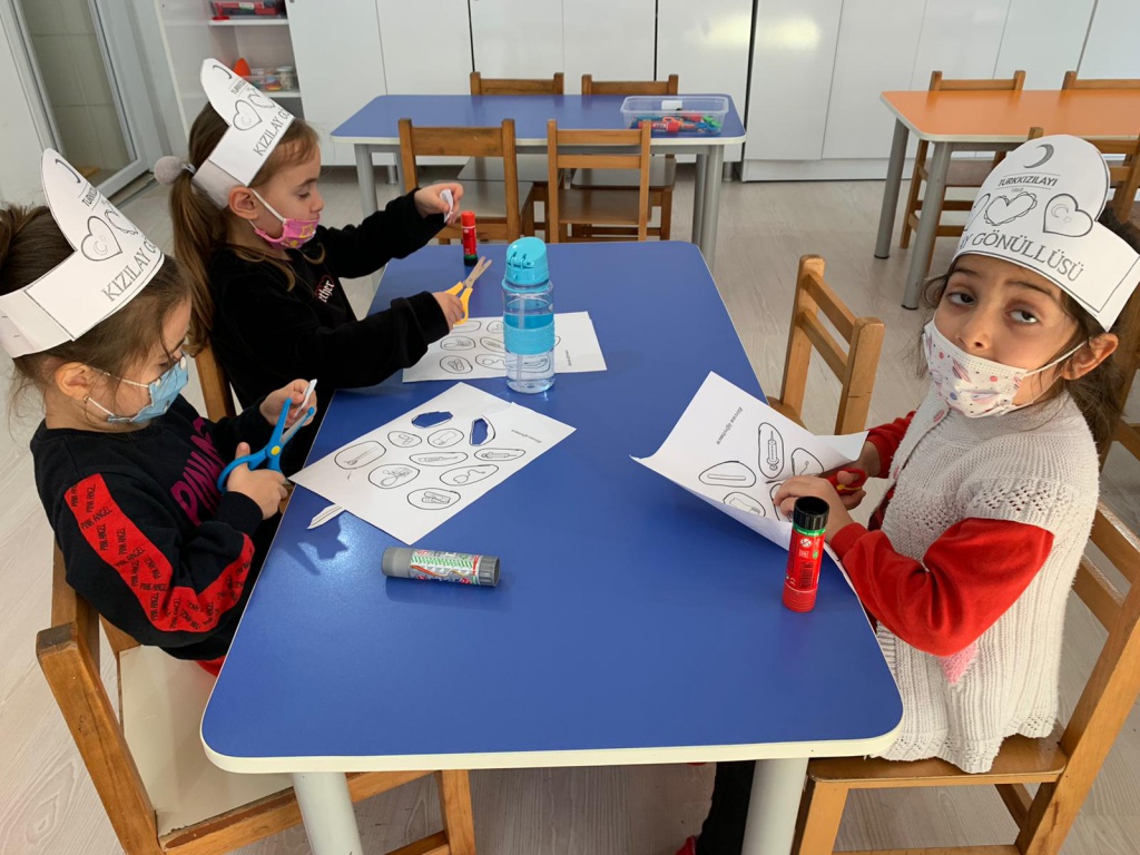 ALTINYAPRAKLI MİNİK DAHİLERİN KIZILAY HAFTASI ETKİNLİĞİ