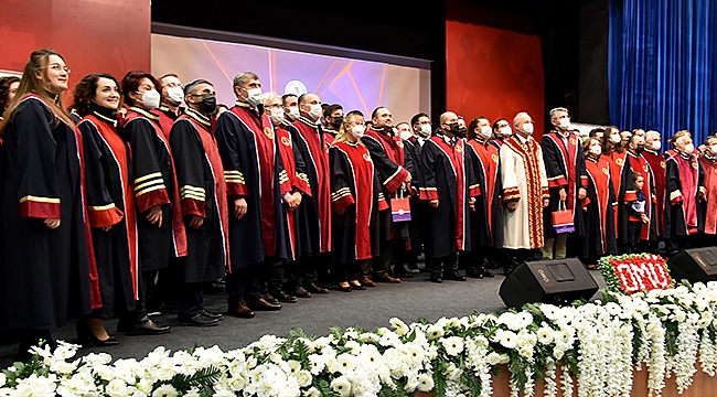 OMÜ’de Aşama Kaydeden Doktor Öğretim Üyeleri Biniş Giydi