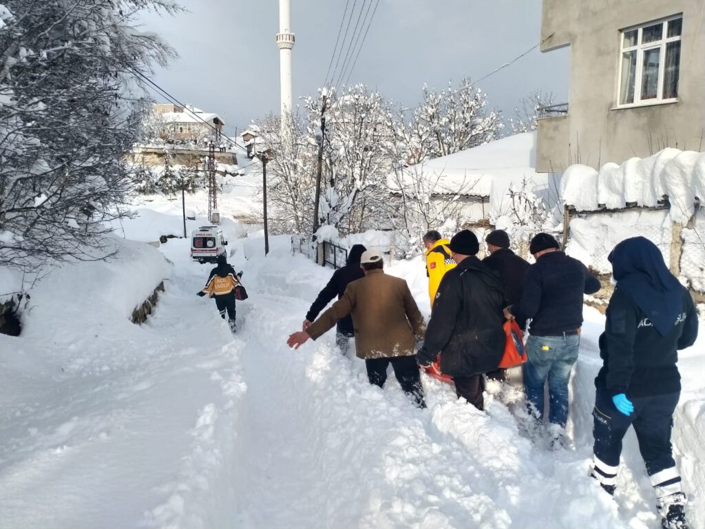 112 EKİPLERİNİN DE YANINDA BÜYÜKŞEHİR