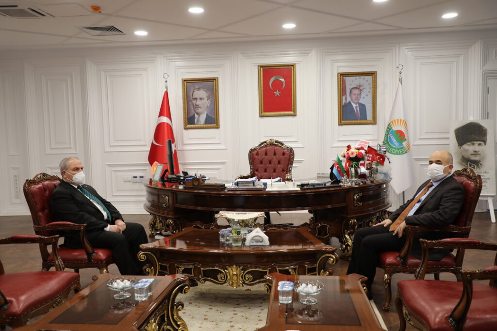 VALİ ZÜLKİF DAĞLI’DAN BAŞKAN DEMİRTAŞ’A GEÇMİŞ OLSUN ZİYARETİ