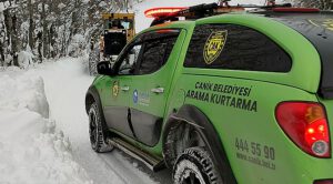 Canik’te Kar Mesaisi Dört Koldan Sürüyor