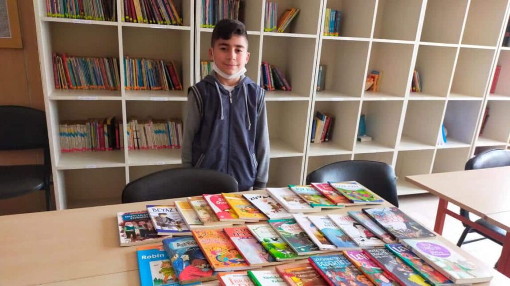 Duyarlı ve Örnek Bir Kitap Bağışcısı