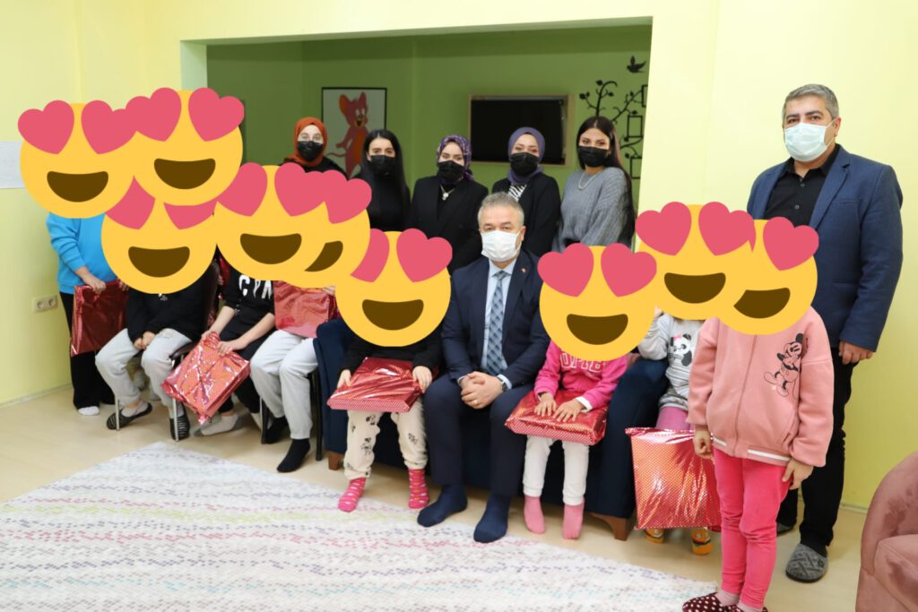 OMÜ’LÜ ÖĞRENCİLERDEN ANLAMLI ETKİNLİK.