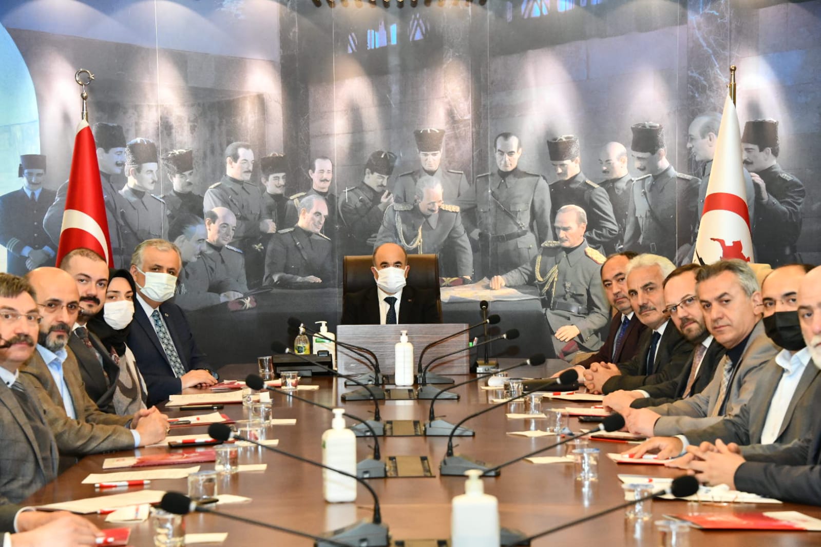 İftar sofralarının sevinci, sahurların bereketi,RAMAZAN..