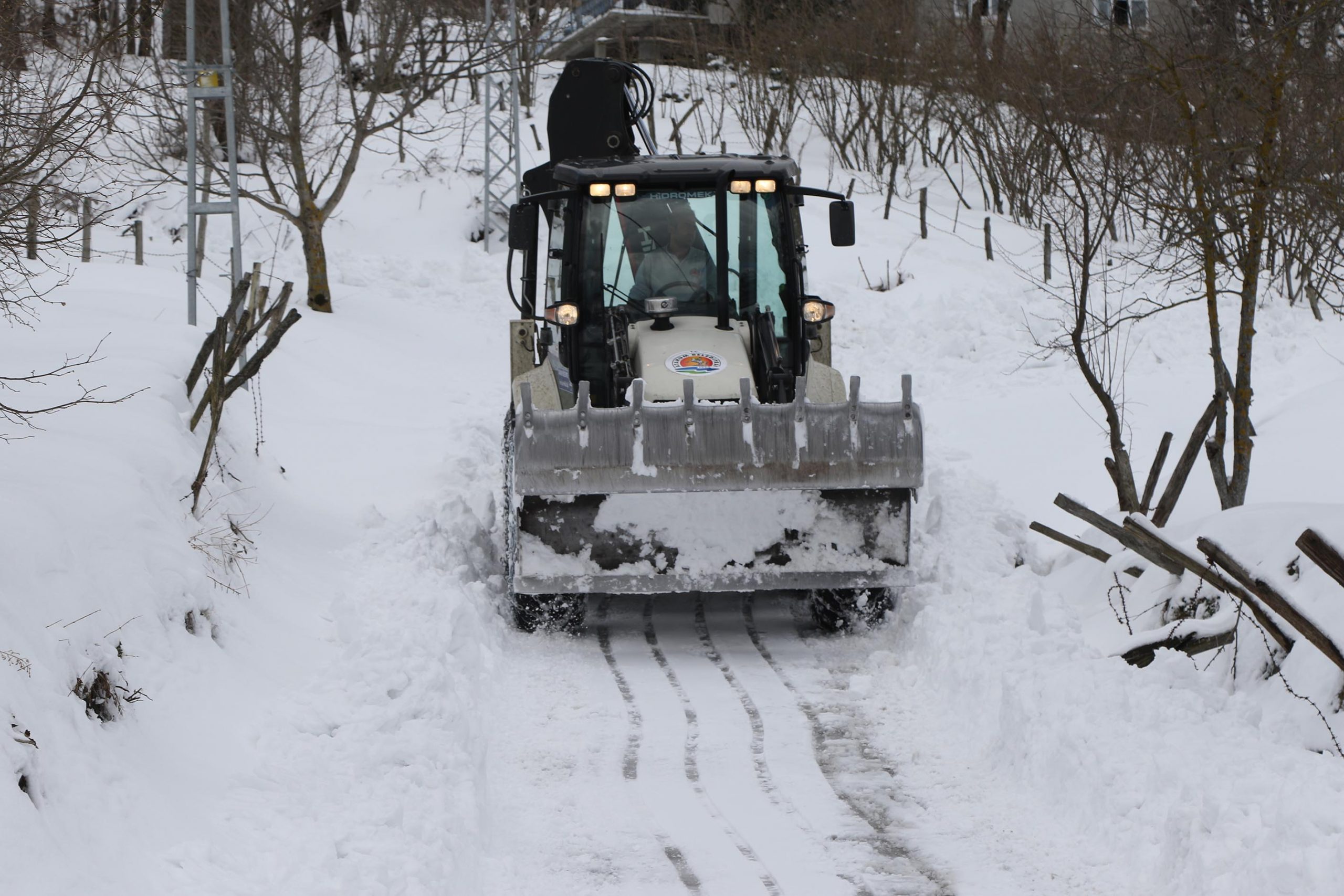 Atakum Belediyesi’nden karla mücadele hizmeti devam ediyor