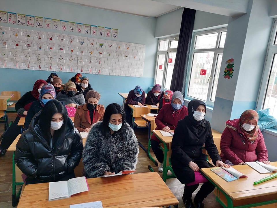 “İstersem Ben de Başarırım” Projesi Kapsamında Öğrencilere 17 Bin Kitap Dağıtıldı