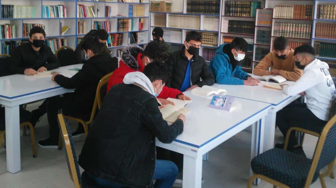 Bafra AİHL’ de Oku-Yorum Projesi Başladı.