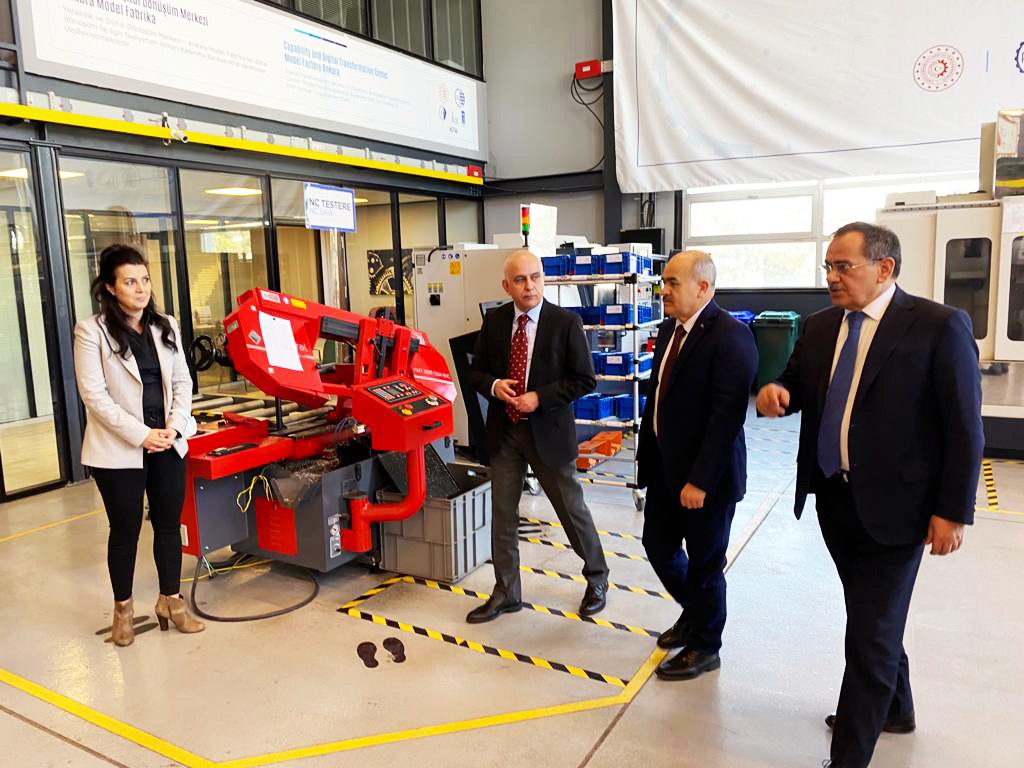 Başkan Demir, Model Fabrikası’nı gezdi