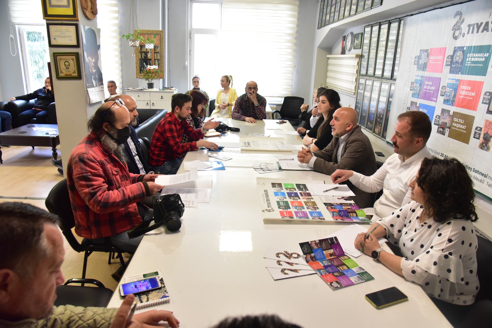 GİRESUN TİYATROYA DOYACAK