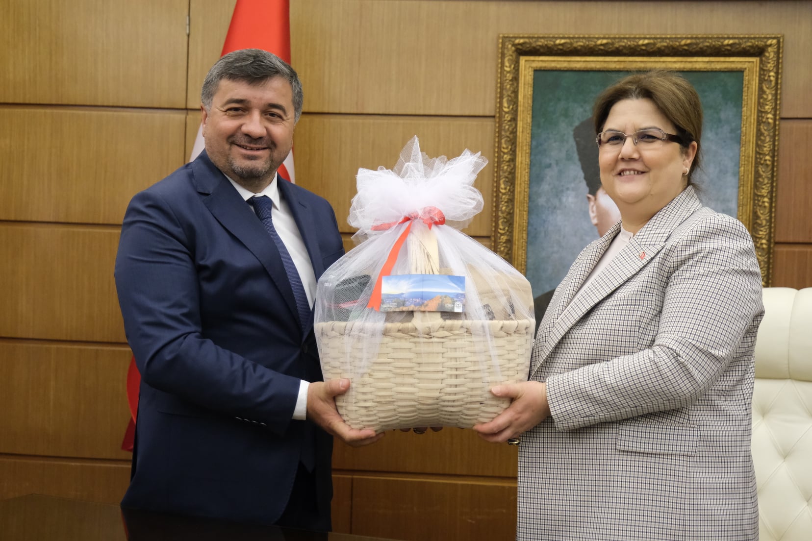 BAKAN YANIK BELEDİYENİN DÜZENLEDİĞİ HALK İFTARINA KATILDI