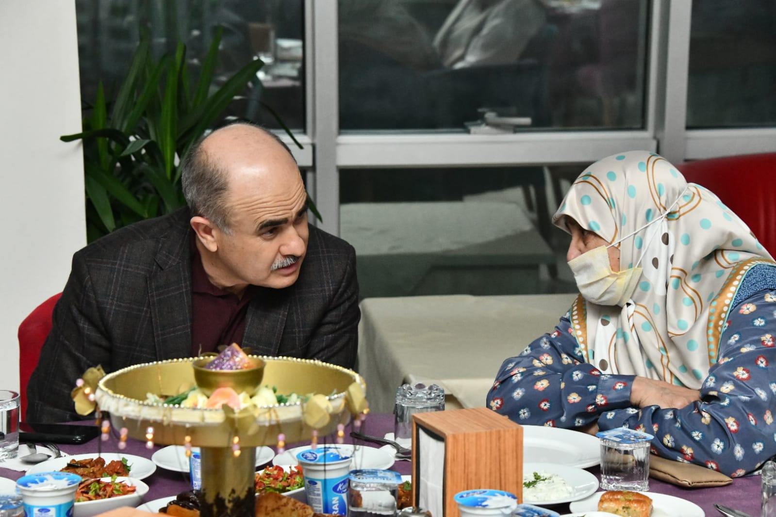 Vali  Doç.Dr, Siz Başımızın Tacı Yaşlılarımızın Devletimiz ve Milletimiz için Yaptığınız Hayır dualarının eksikliğini göstermesin,