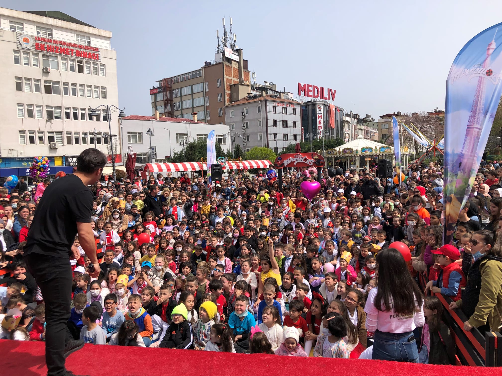 BULVAR AVM’DE MUCİZE UĞUR BÖCEĞİ VE KARA KEDİ COŞKUSU..