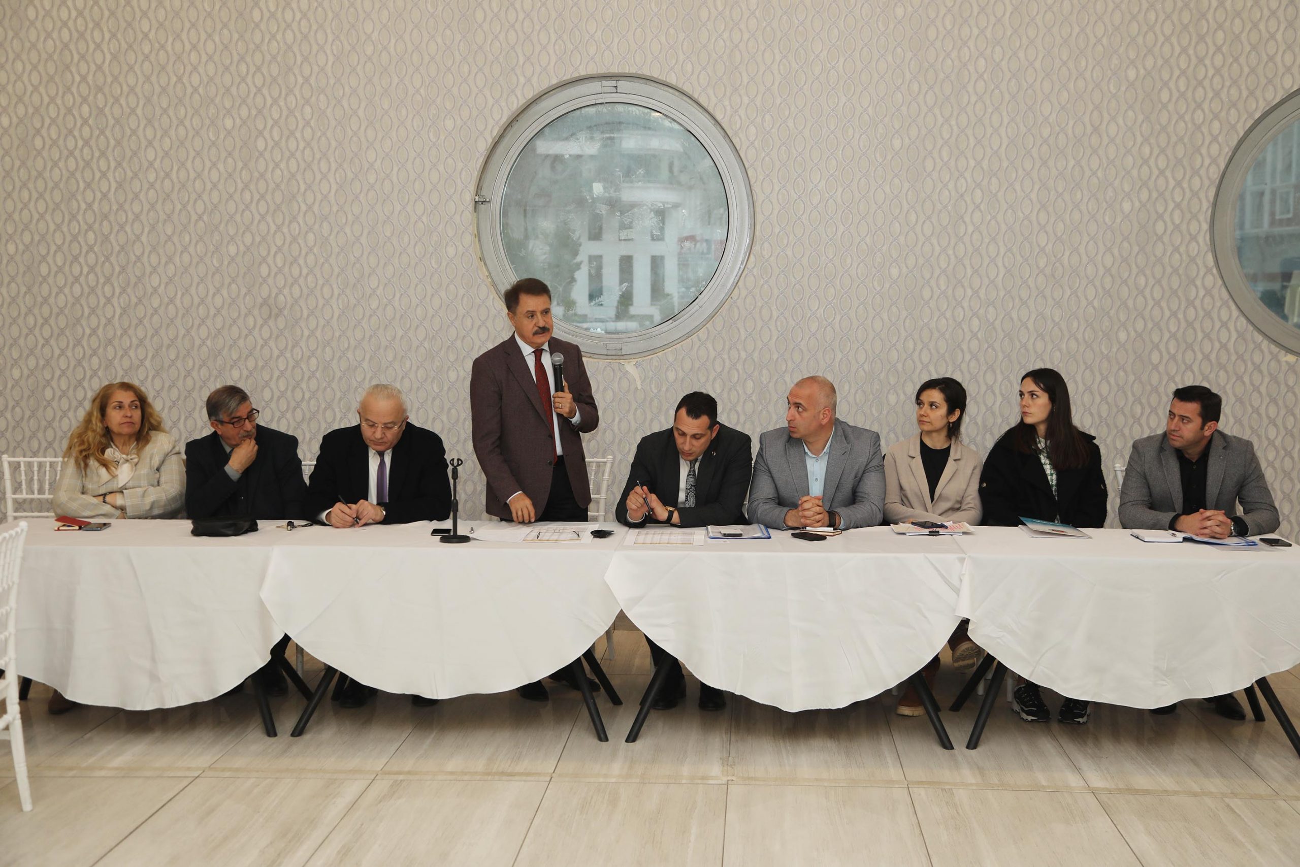 Başkan Deveci: “Dayanışmayla bu yükün altından çıkarız”