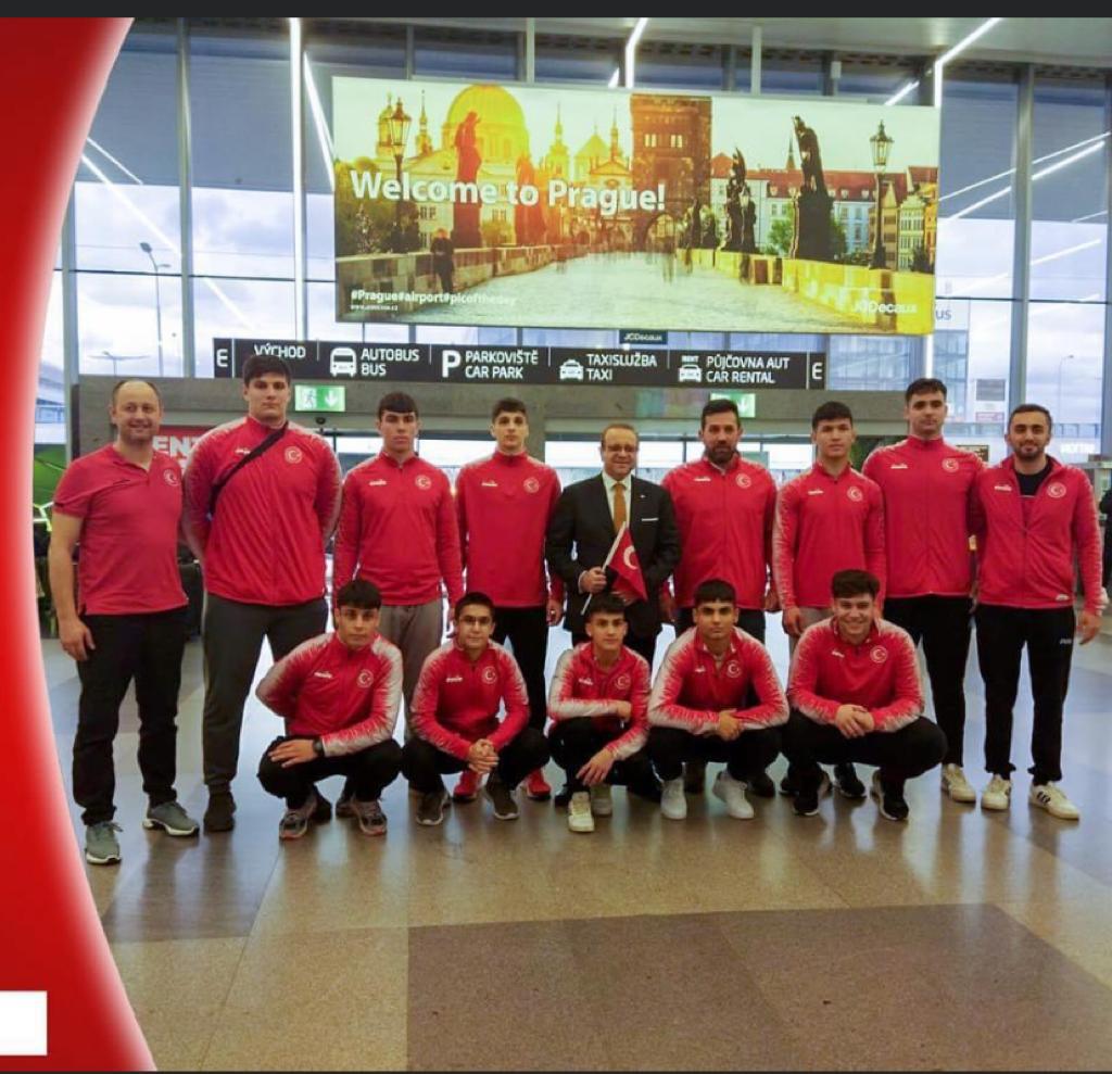 AVRUPA’DA CANİK RÜZGARLARI ESİYOR