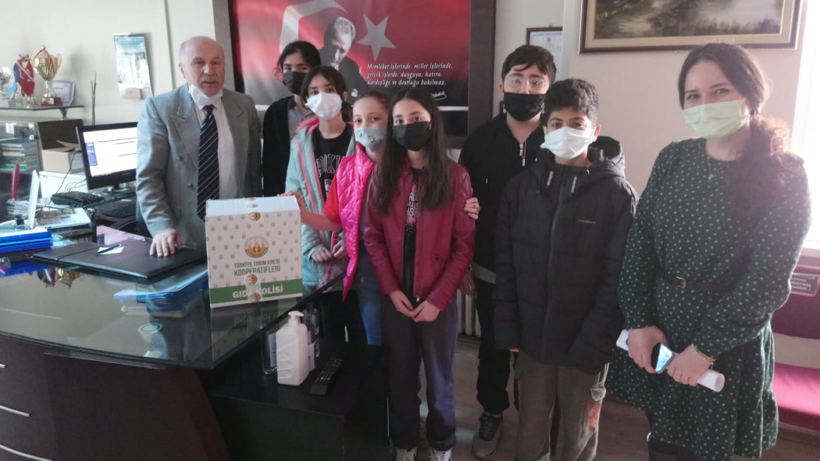 Cumhuriyet Ortaokulu Öğrencileri Kumbaralarını İyilik İçin Açtılar