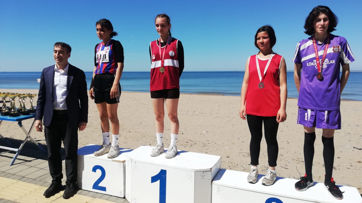 Öğrenci Nisa Yaren Gümüş Atletizm Türkiye Şampiyonası’nda