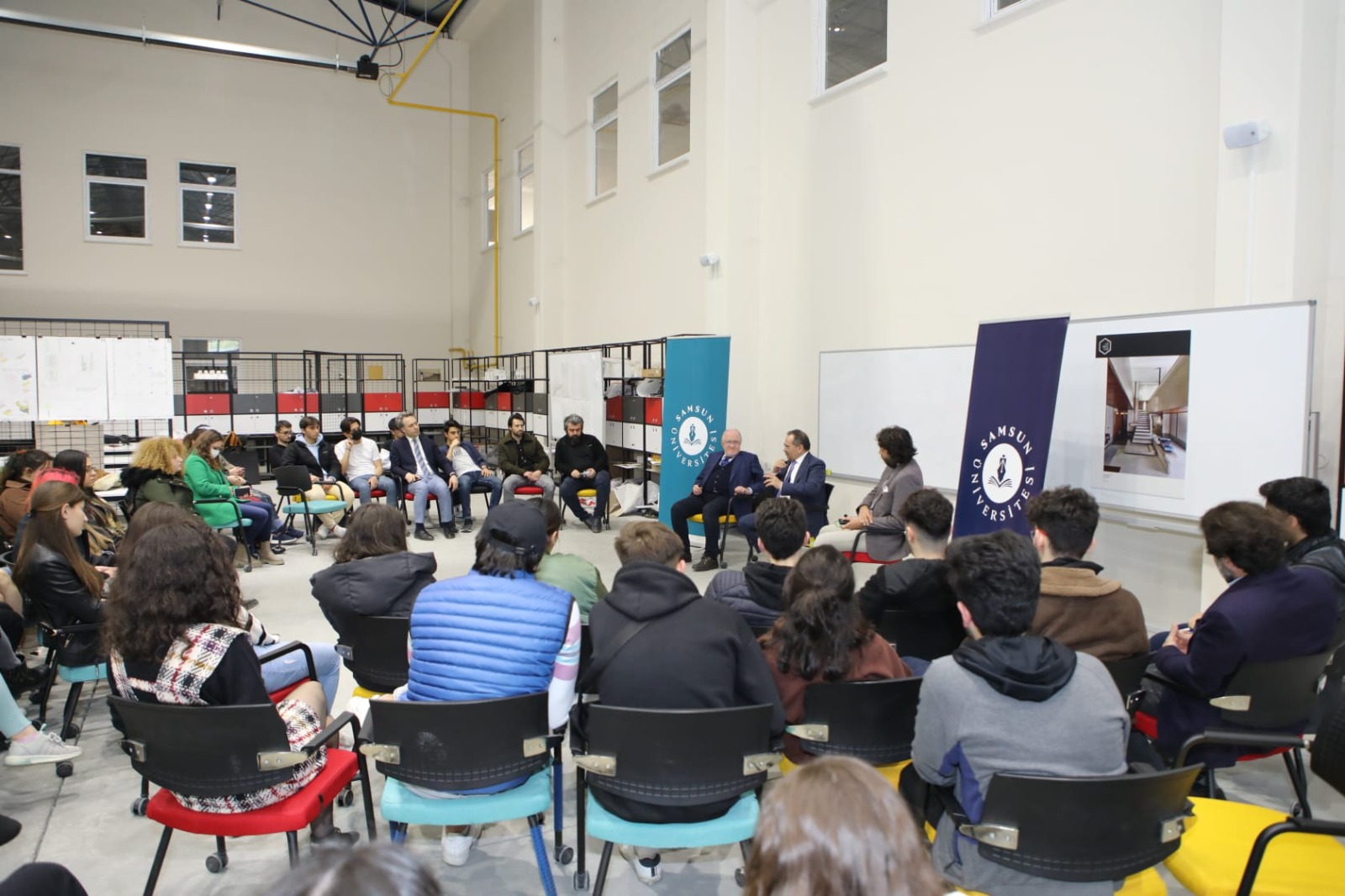 Başkan Demir üniversite öğrencileriyle buluştu