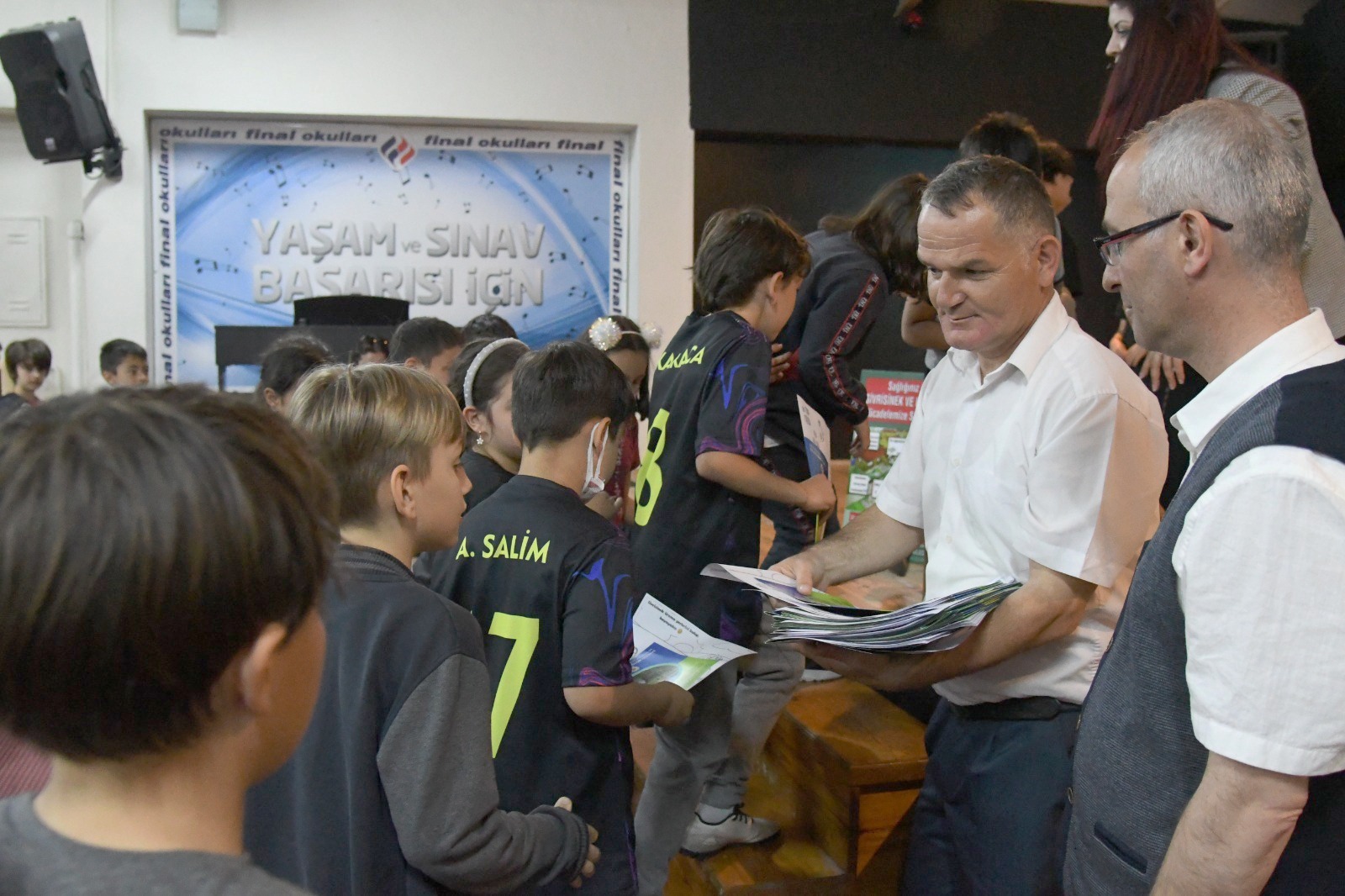 Öğrencilere sivrisineklerle mücadele anlatıldı