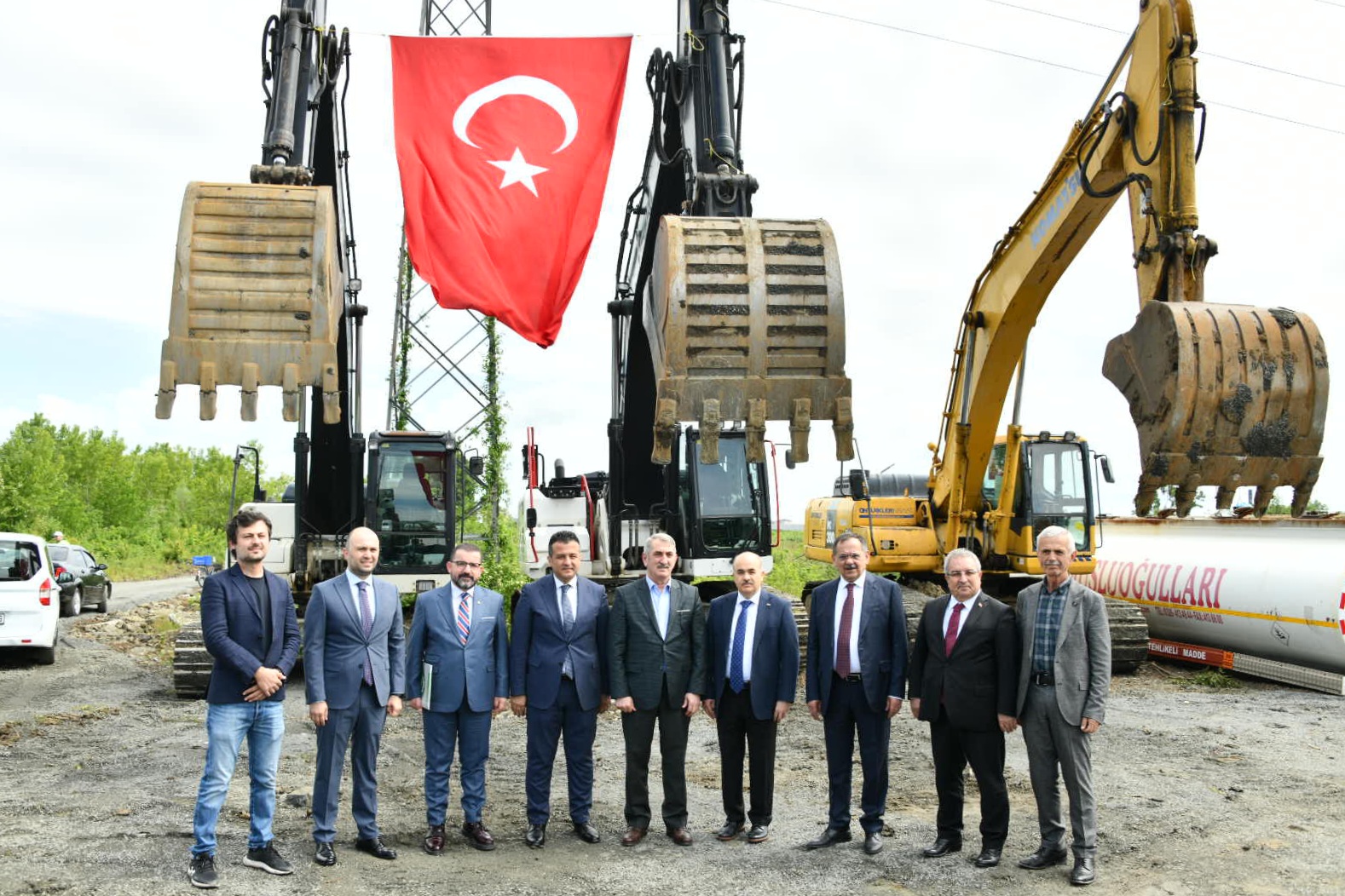 Altyapı Yapım İşi İçin İlk Kazma Vuruldu