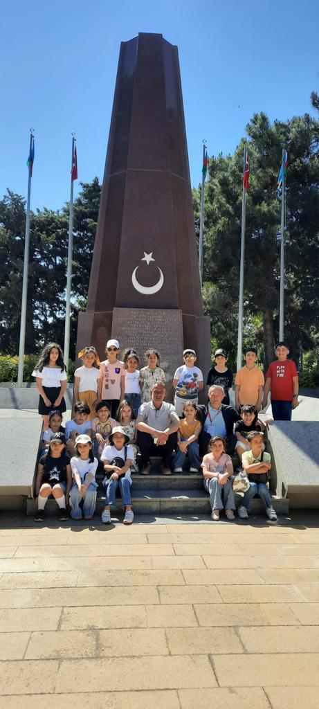 Büyükşehir heyeti Bakü’de Samsunlu şehitleri ziyaret etti