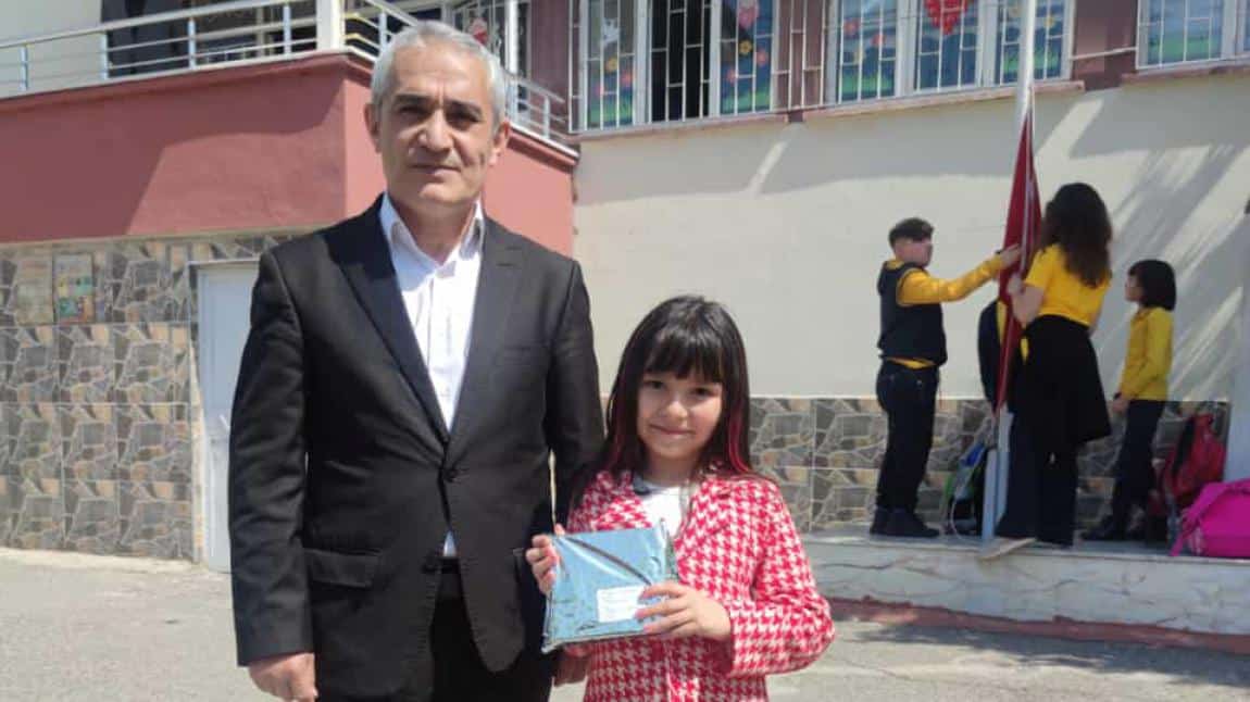 ALTINYAPRAKLI ÖĞRENCİ ÖYKÜ RESİM YARIŞMAS İLÇE İKİNCİSİ