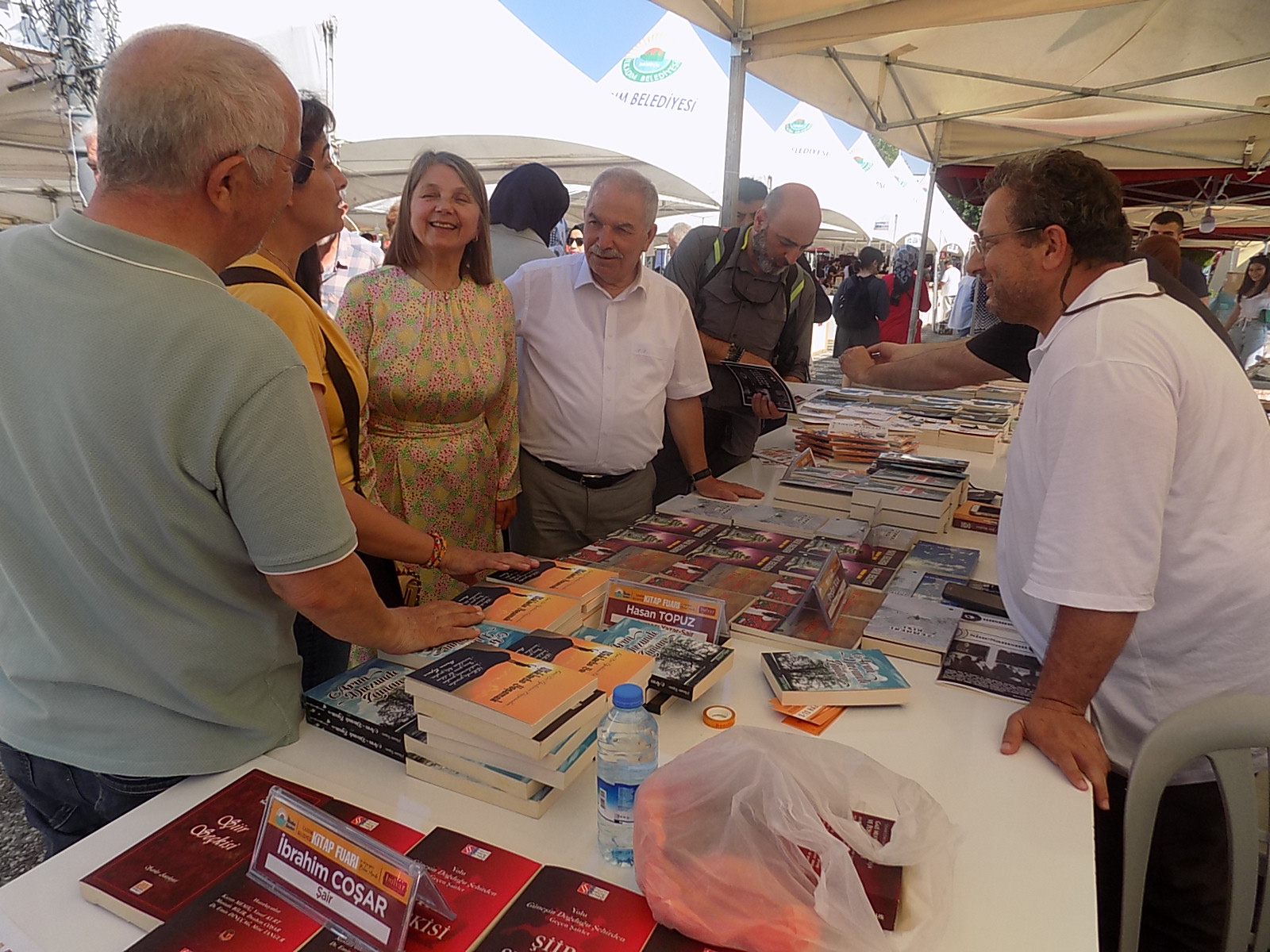 BAŞKAN DEMİRTAŞ’ TAN SASAD KİTAP STANDI’NA ZİYARET