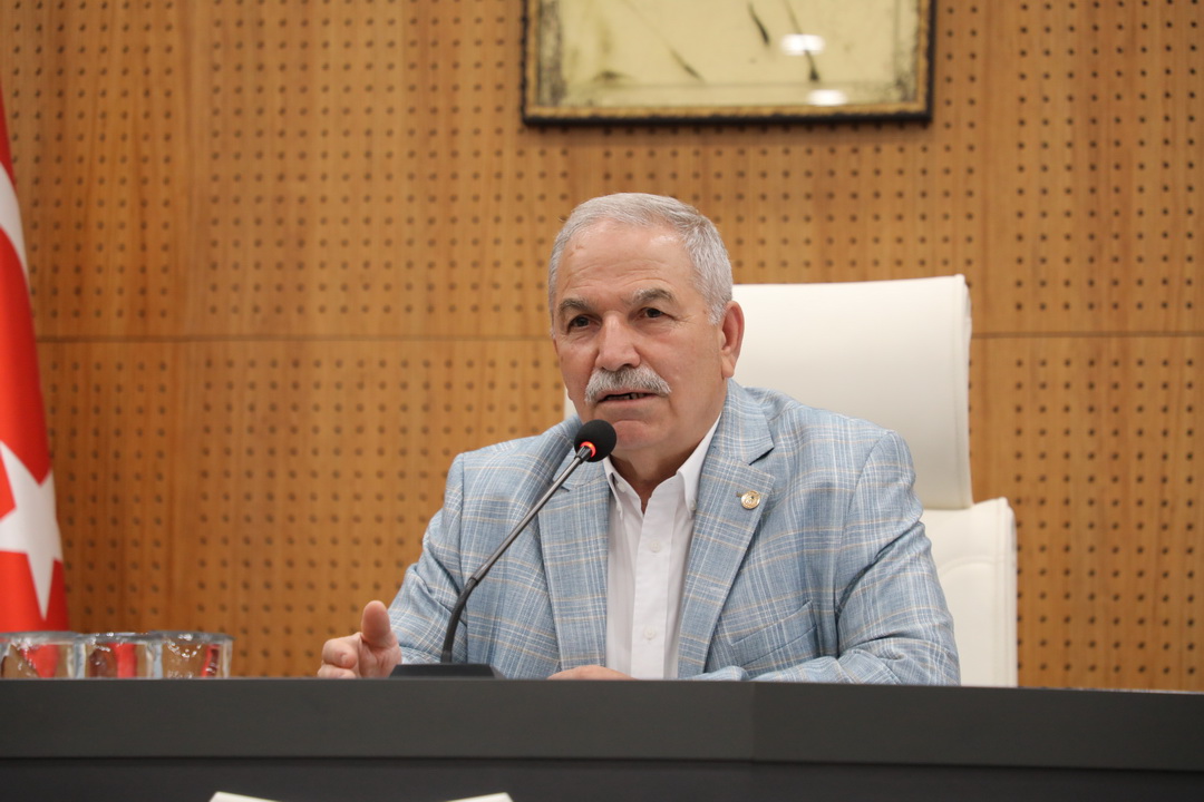 DEMİRTAŞ İLÇEYE BIRAKILAN BAŞI BOŞ KÖPEK SORUNU İÇİN HAYKONFED TEMSİLCİLERİ İLE BİR ARAYA GELDİ