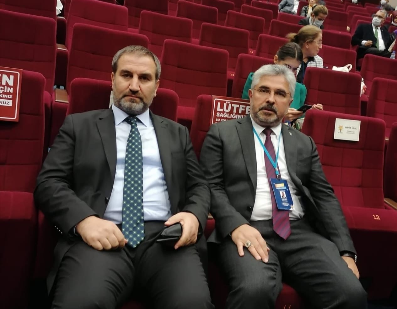AK PARTİ’DE MAHALLE VE KÖY YÖNETİMLERİNE EĞİTİM