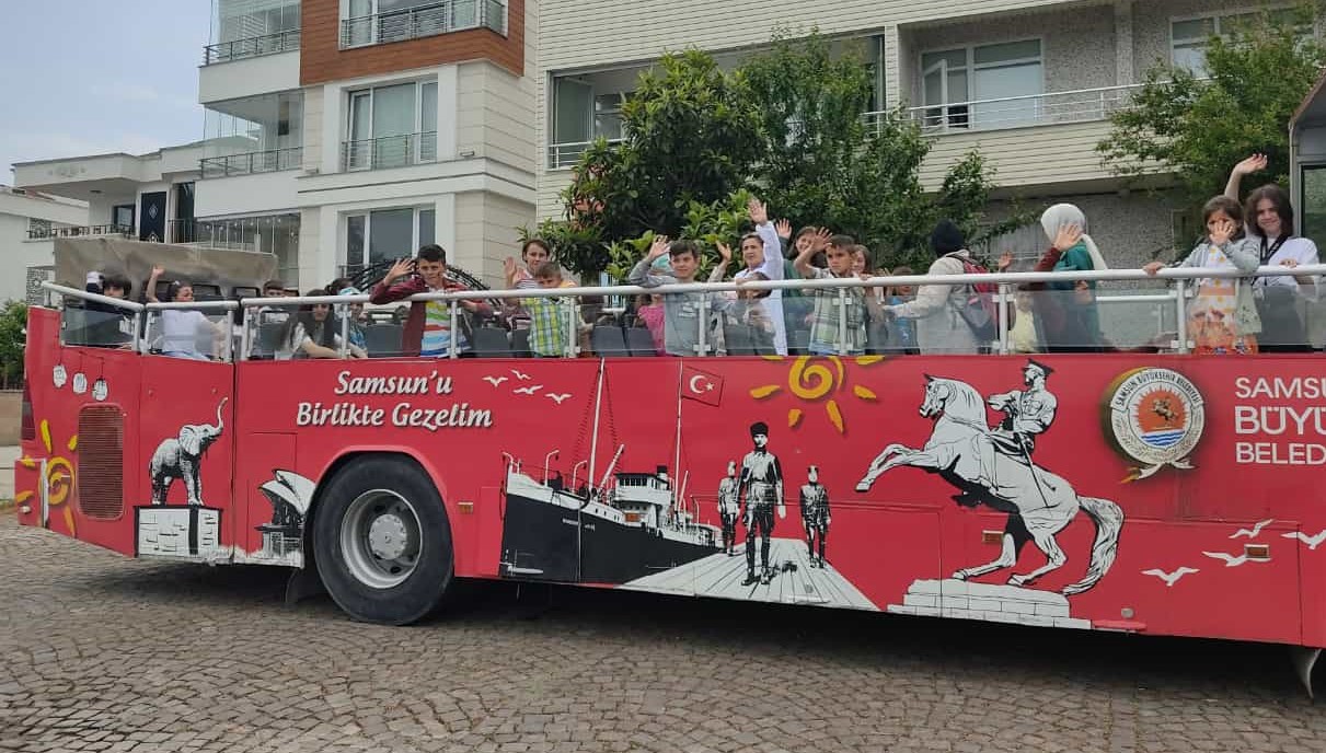 Büyükşehir’in desteğiyle Samsun’u gezdiler