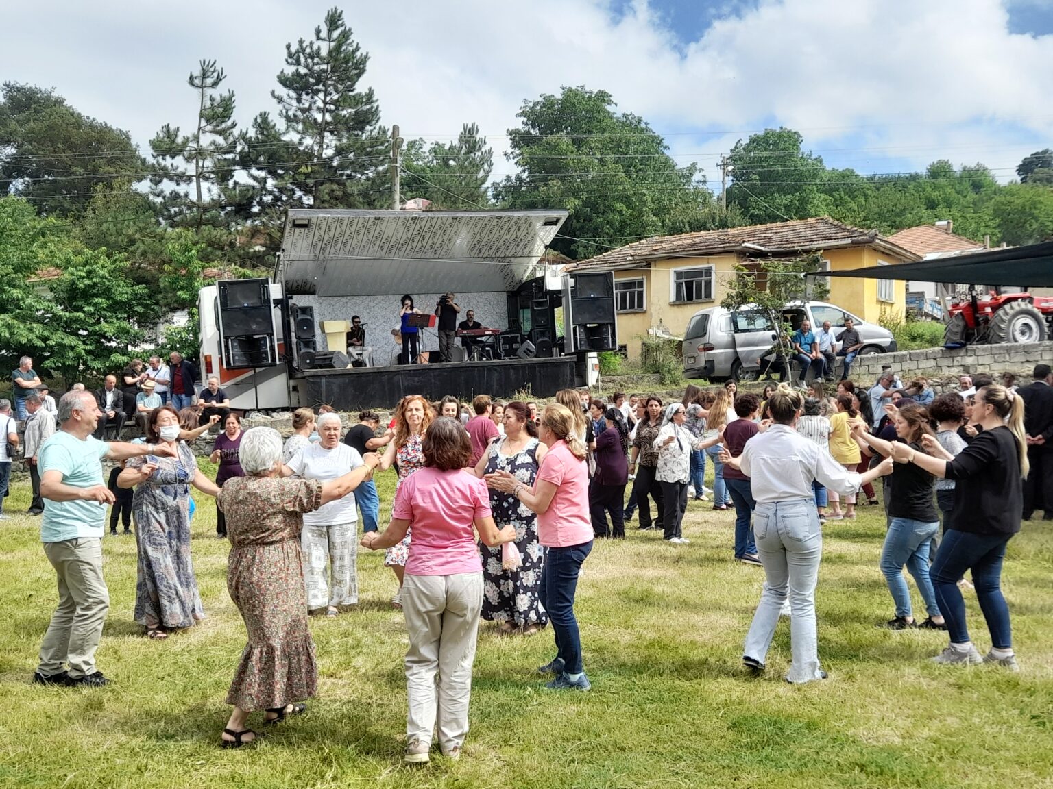 HAVZALI MÜBADELE VE BALKAN TÜRKLERİ 9.CU FESTİVALLERİNDE BULUŞTULAR