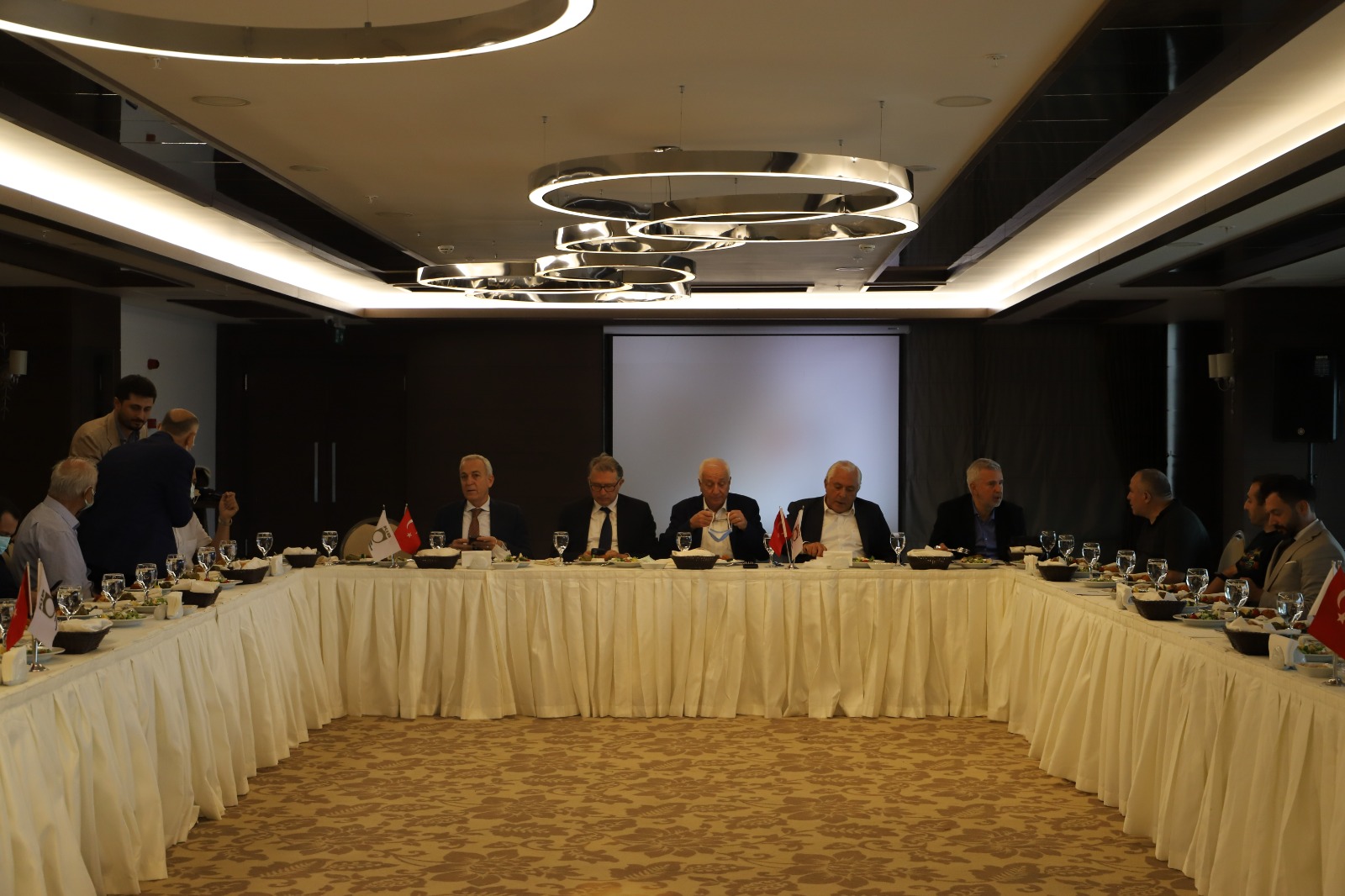 “Fiyat rekabeti” sektörü yıpratır