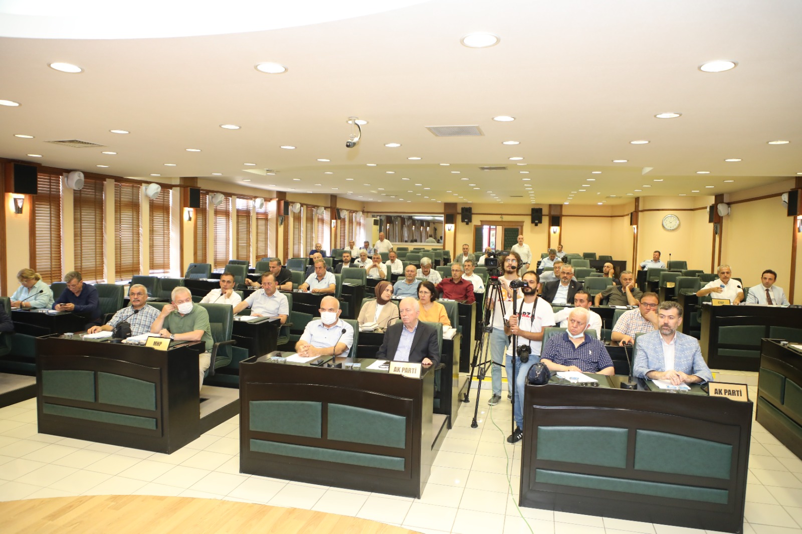 Başkan Demir’e geçmiş olsun mesajları