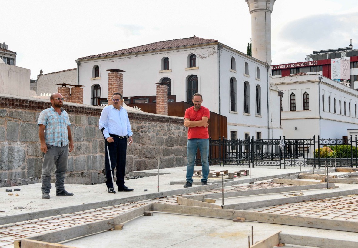 Başkan Demir sahada