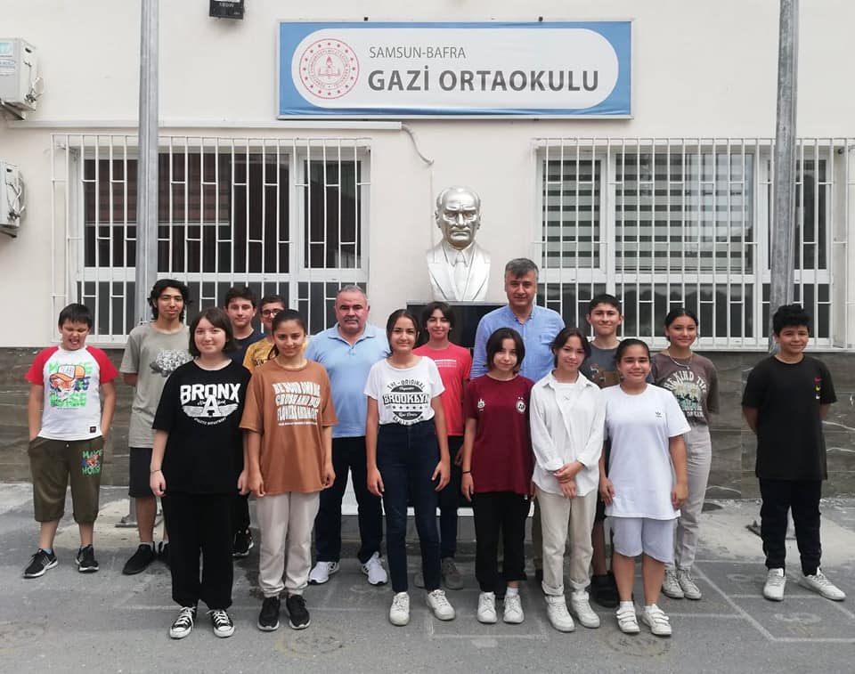 MÜDÜR KATİPOĞLU GAZİ ORTAOKULU YAZ KURSUNU ZİYARET ETTİ.