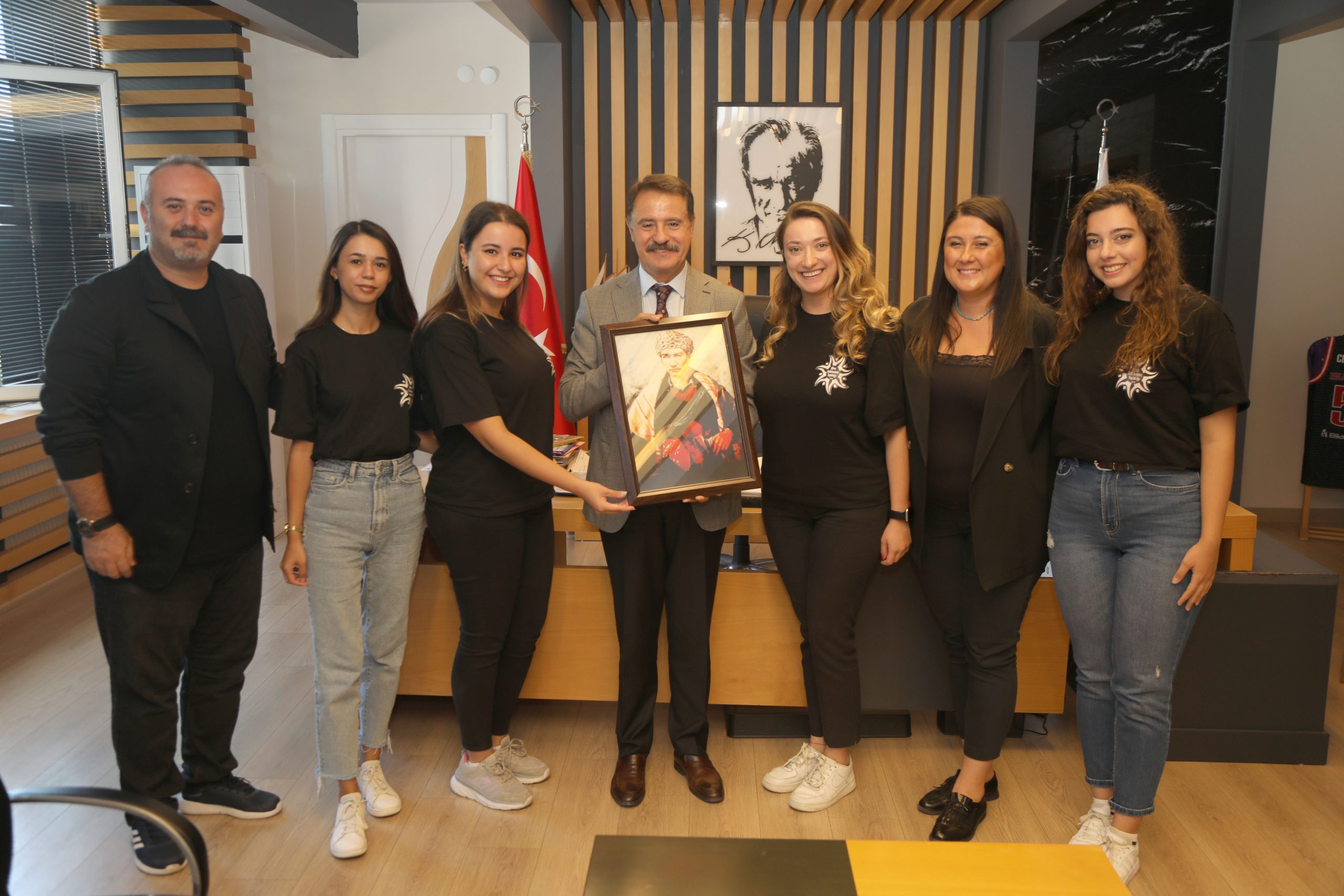 Başkan Deveci’den Miras Halk Dansları Topluluğu’na destek