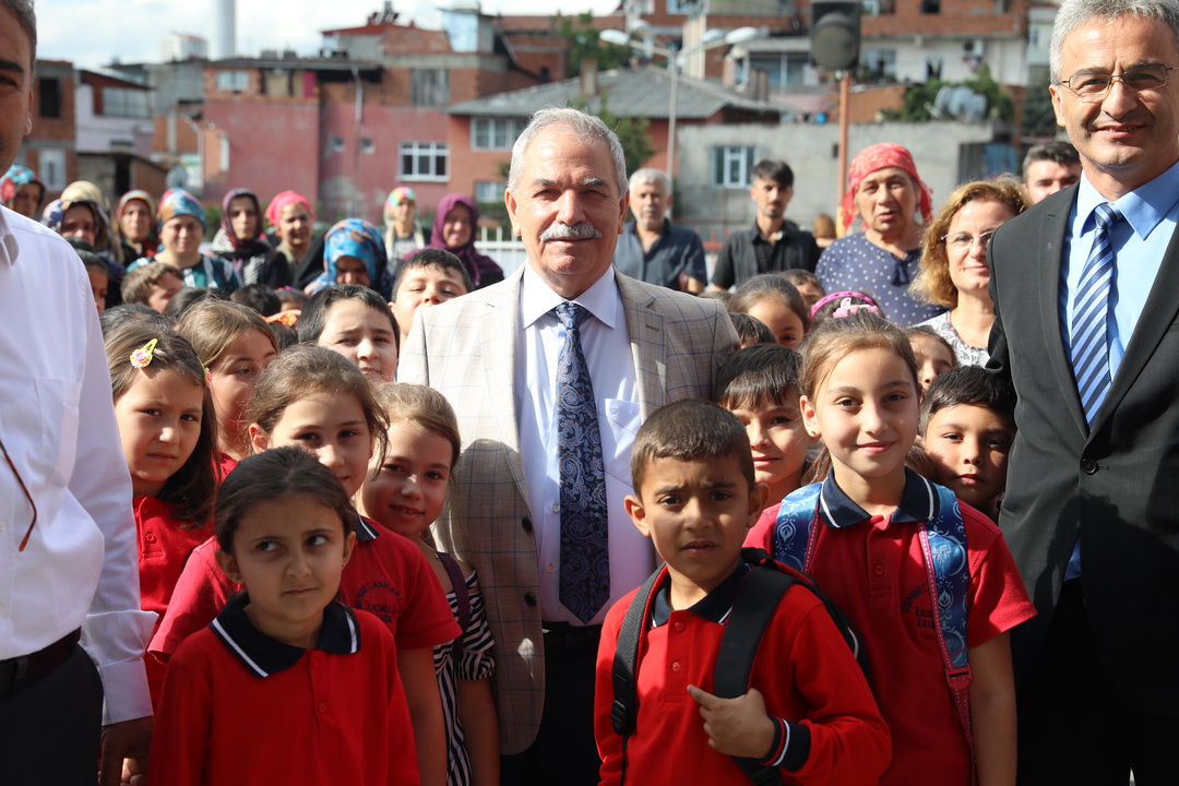 DEMİRTAŞ YENİ EĞİTİM VE ÖĞRETİM YILINI YAYIMLADIĞI MESAJLA KUTLADI