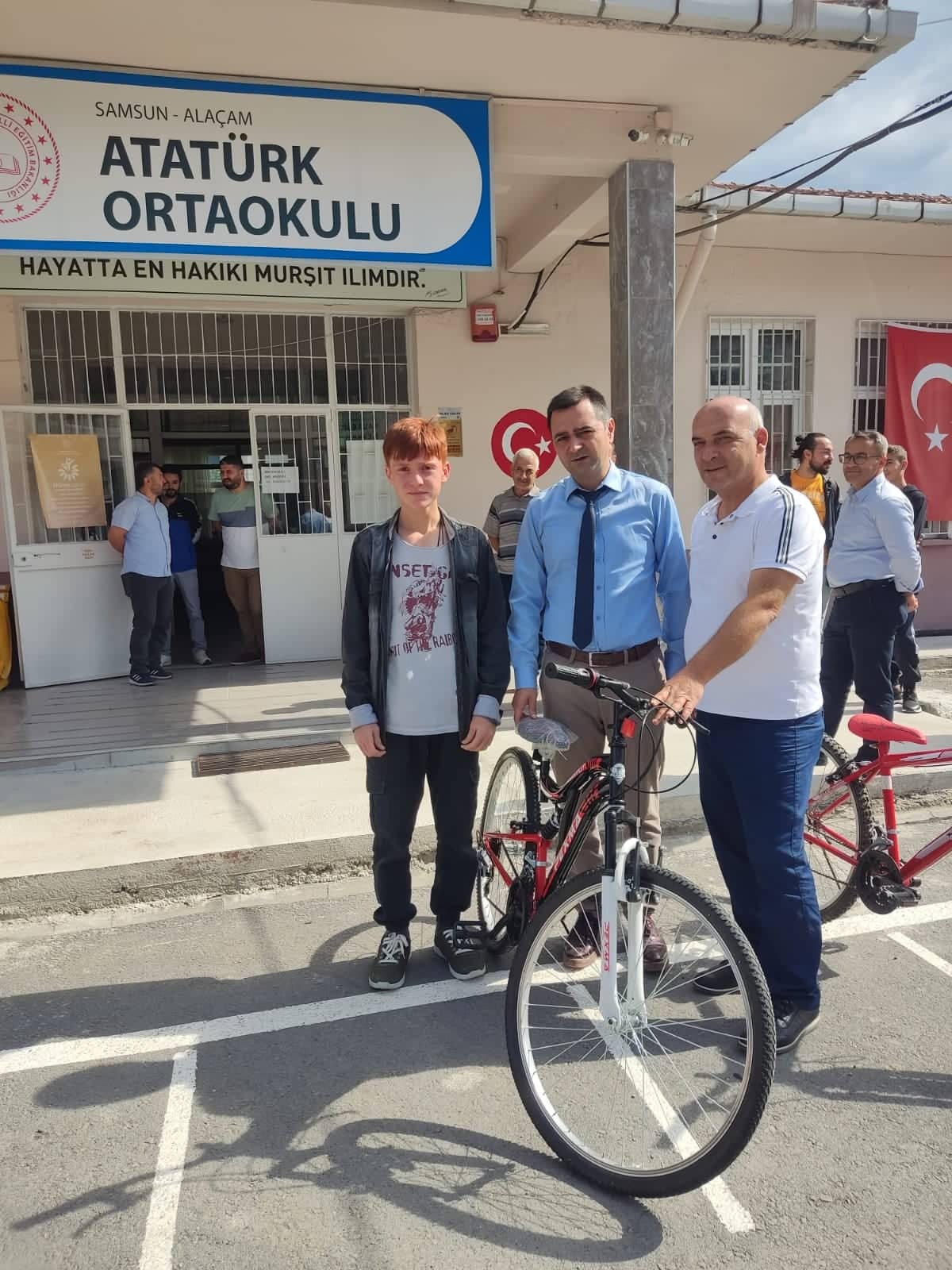 ALAÇAM ATATÜRK ORTAOKULU LGS BAŞARISINI ÖDÜLLENDİRDİ !