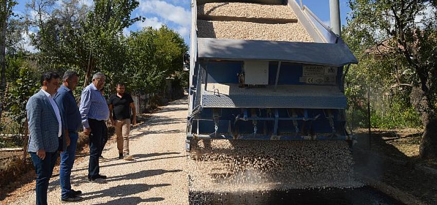 Antalya Büyükşehir’den Elmalı Kızılca Mahallesi’nde asfalt çalışm