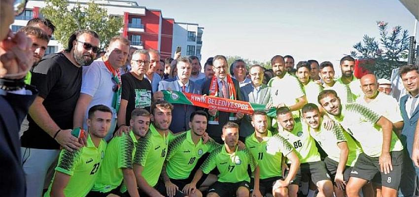 Kınık’a Kapalı Yüzme Havuzu ve 8 Halı Saha Yapılacak