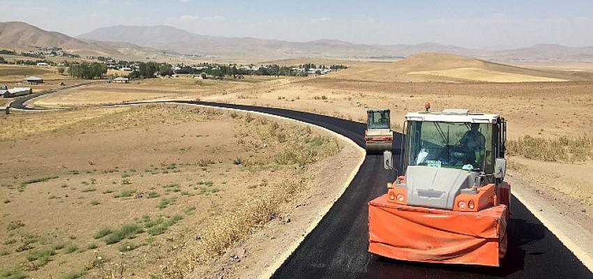 Van büyükşehir belediyesi özalp’te 14 km asfalt çalışması yapıyor