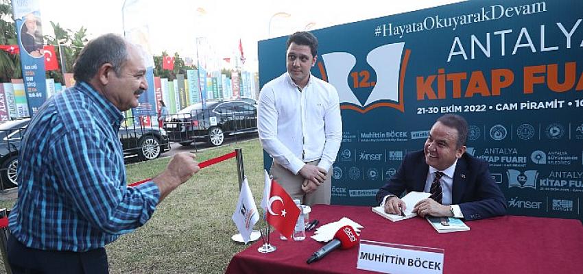 12. Antalya Kitap Fuarı’nda yerel yazarlar okurlarıyla buluşuyor