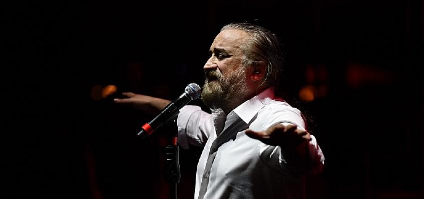 Cumhuriyet Bayramı Yenişehir’de Volkan Konak konseriyle kutlandı