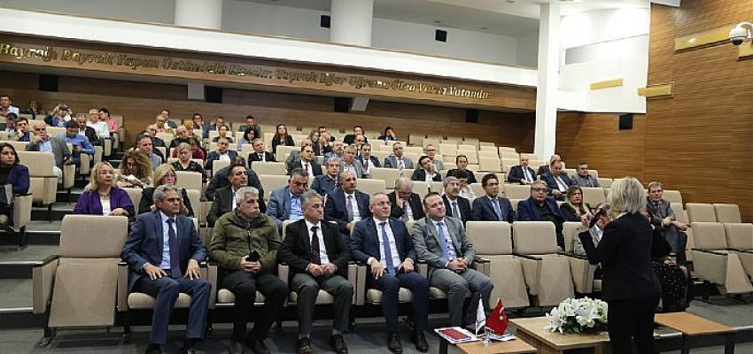İzmir İl Milli Eğitim Müdürlüğünde “Aile Okulu Projesi” Konulu Bir Toplantı Gerçekleştirildi