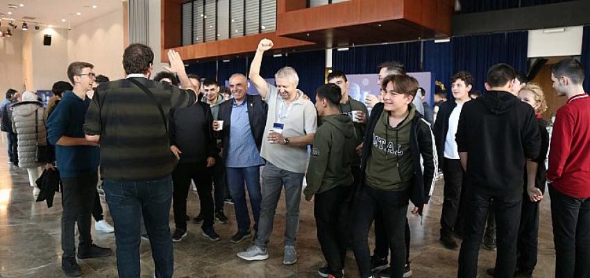 KODELİG’22 yarışması nefes kesti