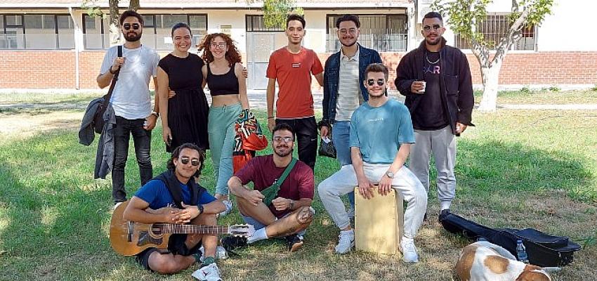 Konservatuvar öğrencilerinden sanatla ve hayvan sevgisini birleştiren proje